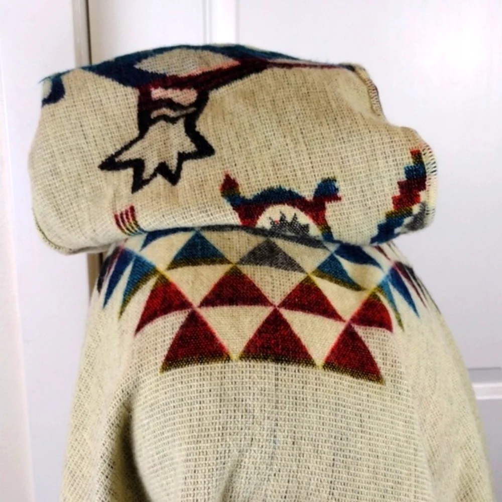 Hooded Peruvian Poncho with Aztec Inca turtle Designs. Turtle. hooded.. Aztec - Picture 12 of 15